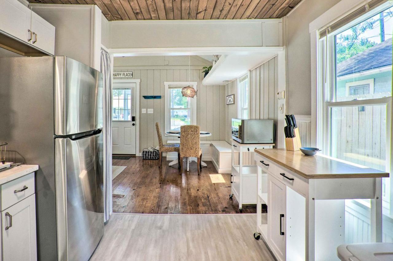 Chic Cottage With Private Yard Steps To Beach! Colonial Beach Exterior foto