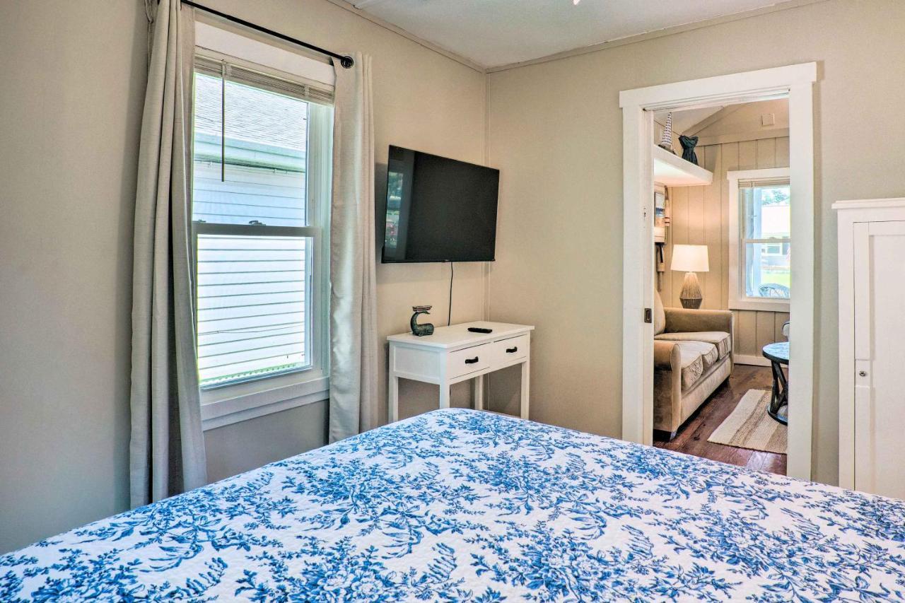 Chic Cottage With Private Yard Steps To Beach! Colonial Beach Exterior foto